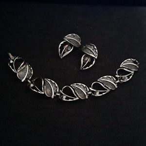 Sarah Coventry Silvertone Leaf Bracelet and Earrin